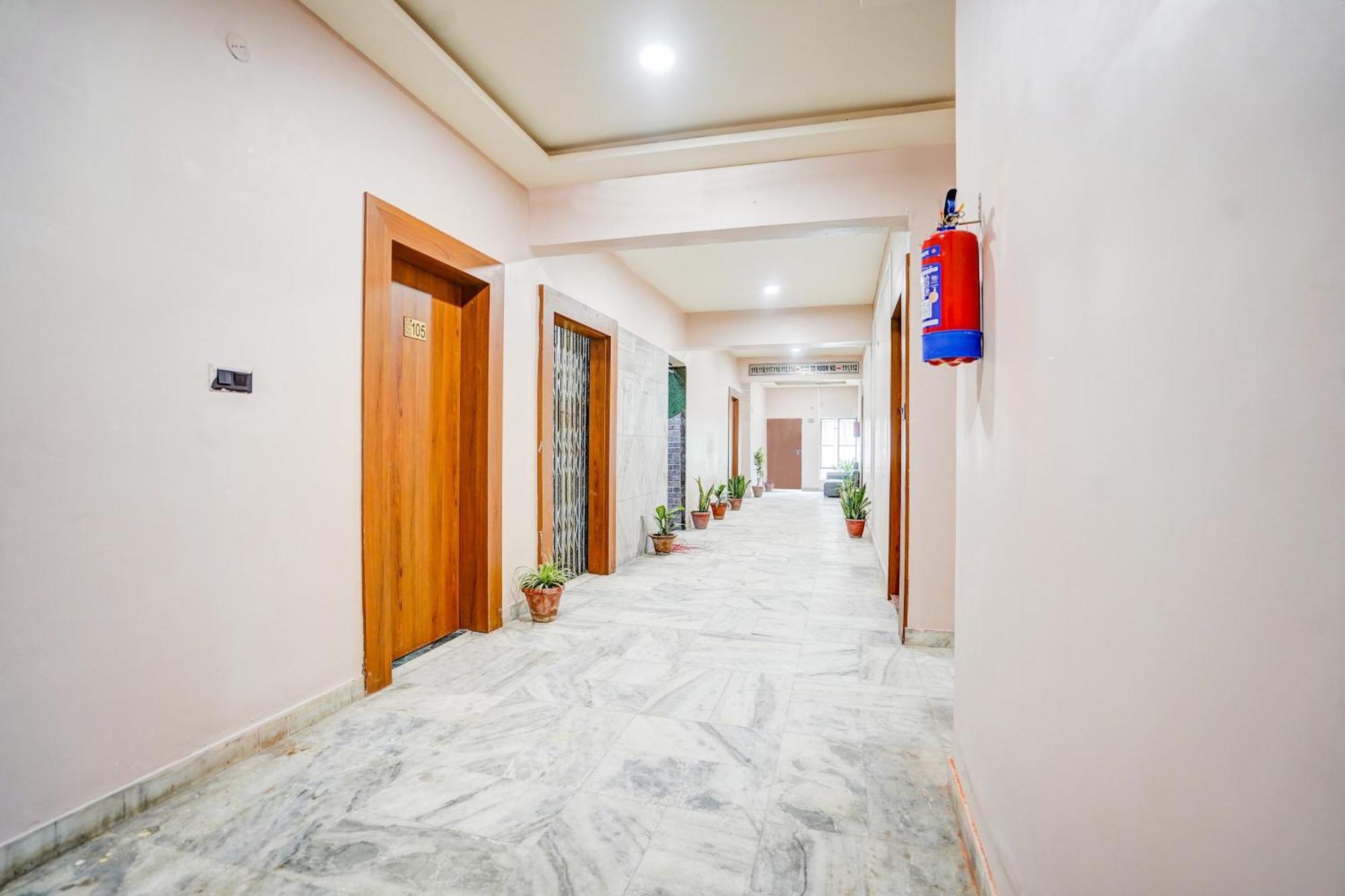 Hotel Super Collection O Ratan Lal Nagar Kánpur Exteriér fotografie